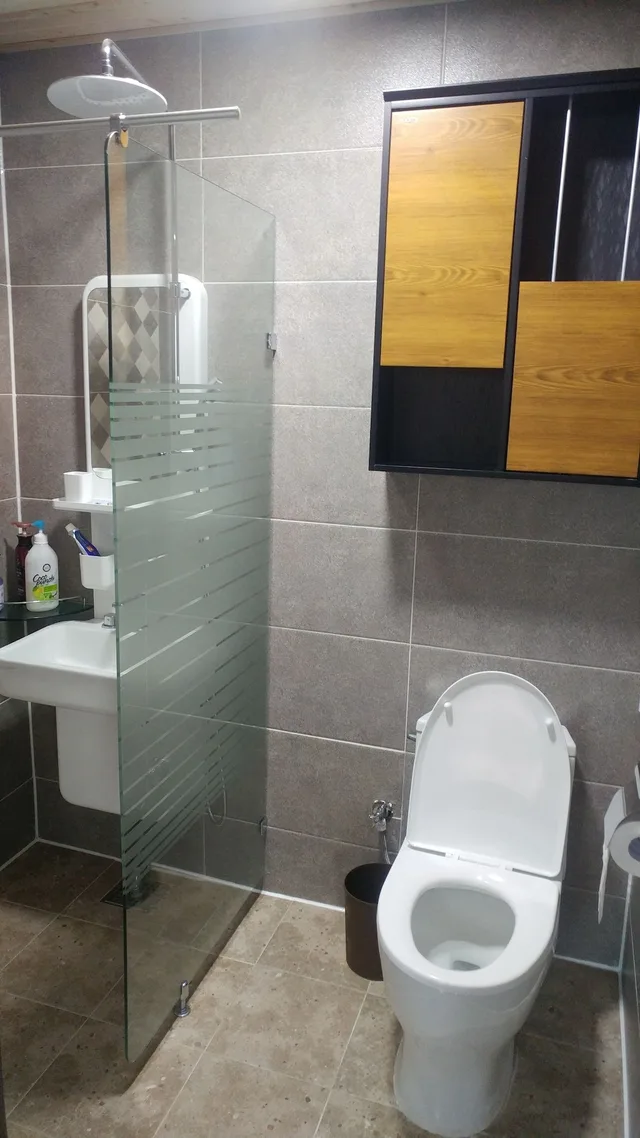 دوبلكس عائلي بسريرين مزدوجين، Daegwallyeong Solbawee Log-Housing Pension 1/1