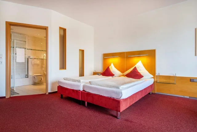 غرفة ديلوكس بسرير مزدوج بإطلالة على النهر بشرفة، Top Cityline Diehl S Hotel Koblenz 3/5