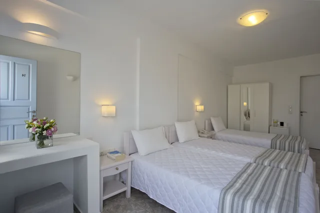 غرفة قياسية ثلاثية، Alexandra Hotel 2/5