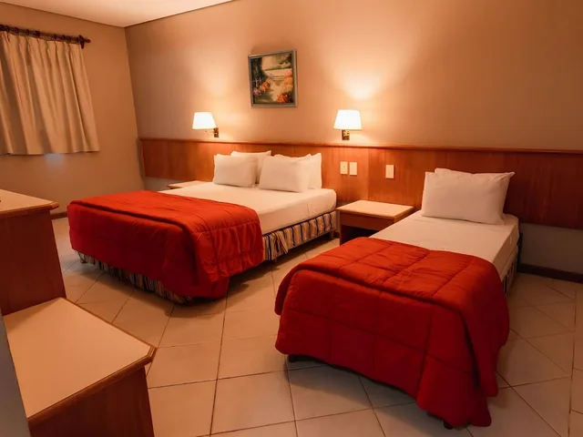 غرفة عائلية ثلاثية بسرير مزدوج وسرير فردي، Marcopolo Suites Iguazu 1/10