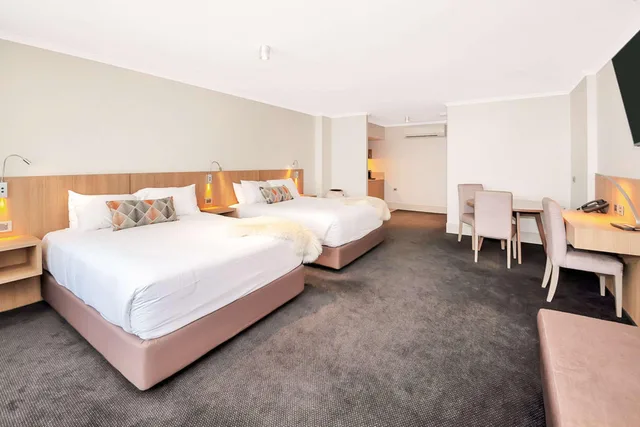 Upgrade, 2 Queen Beds، Clarion Hotel Townsville 2/8