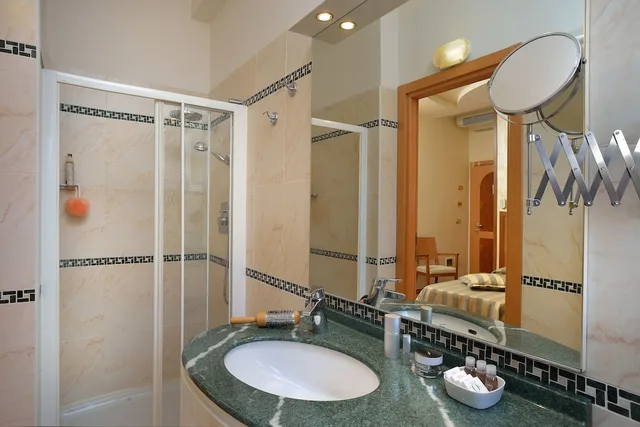 غرفة كلاسيكية بسرير مزدوج أو سريرين منفصلين، Hotel Astor 2/2