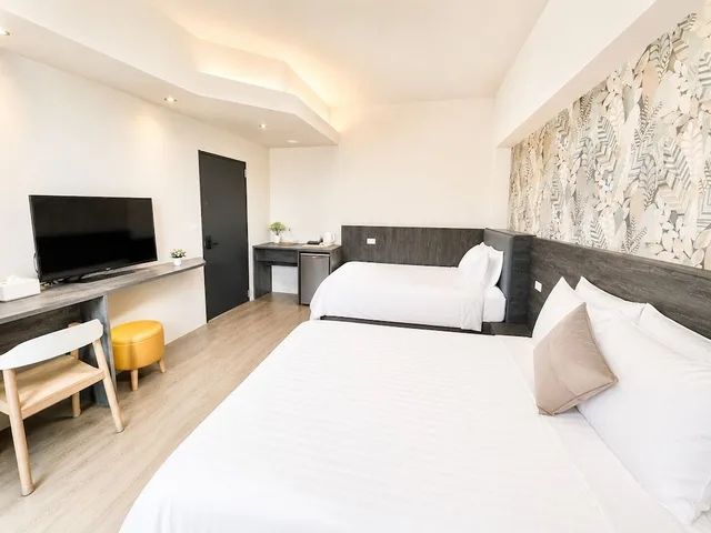 غرفة إليت ثلاثية بسرير مزدوج وسرير فردي بإطلالة على الجبل بشرفة بغرفة نوم واحدة، Mo Bnb 7/10