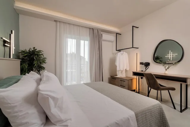 Deluxe, Apartment, 1 Double and 3 Single Beds, Pool View, Hera Zakynthos Hotel 2/4