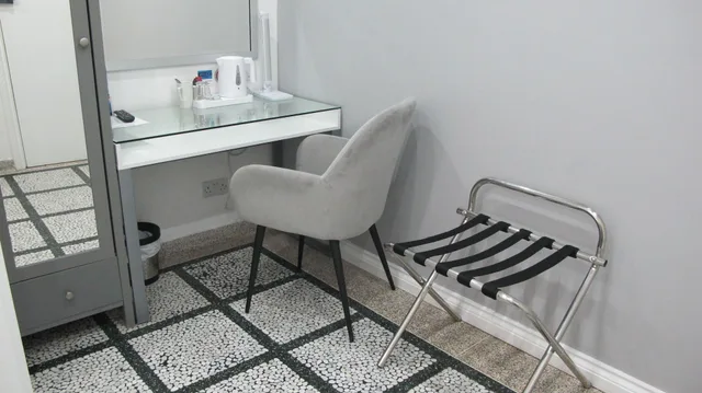 غرفة ثلاثية مع سرير إضافي، Alhambra Hotel 7/7