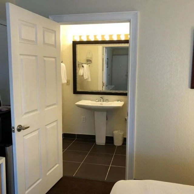 Room, King Bed, Accessible, Floridian Hotel 10/10