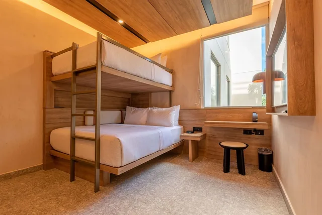 غرفة بسرير بطابقين وسرير كوين، Motto by Hilton Tulum 3/5