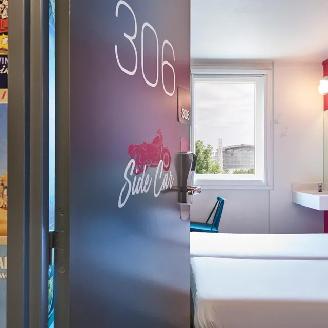 Car, Twin Beds, Shared Bathroom، hotelF1 Roissy CDG 8/10
