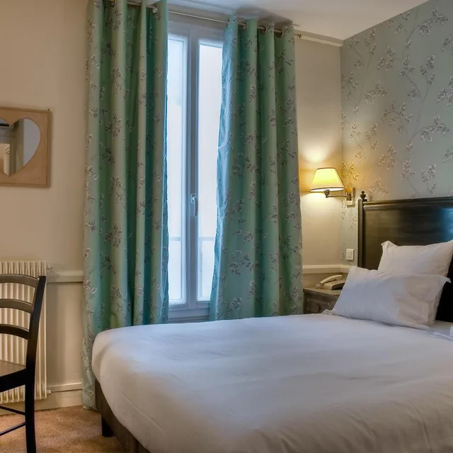 غرفة بسرير مزدوج، HOTEL DE LA MOTTE PICQUET 5/10