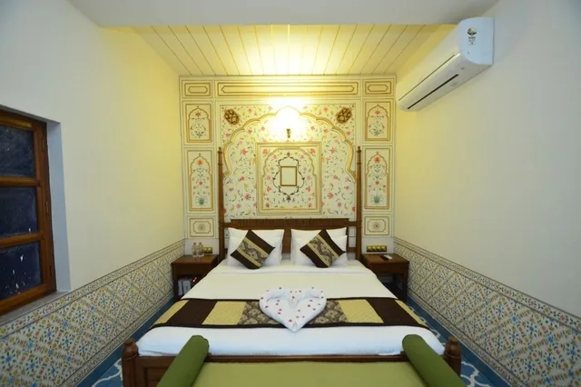 Superior, Double Bed, Neemrana S Hill Fort Kesroli 3/5