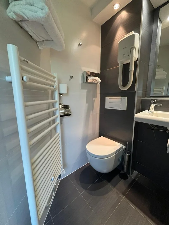 غرفة بسريرين منفصلين، KYRIAD BORDEAUX - LORMONT 8/10
