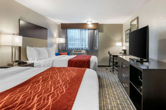 غرفة بسريرين كوين، Comfort Inn and Suites Tigard near Washington Square 6/8