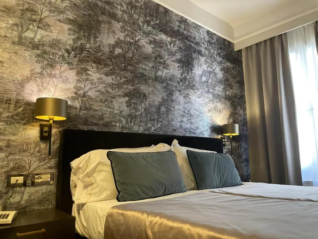جناح، Hotel Maxim 1/7