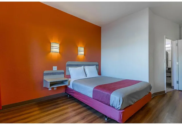 1 Queen Bed - ADA/RI Shower/Non-Smoking، Motel6 Beatty, NV - Death Valley 7/10