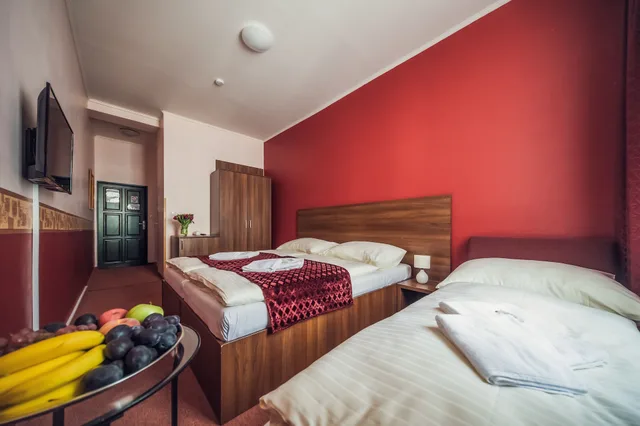 غرفة بسرير مزدوج مع سرير إضافي، Hotel Czechia 1/6