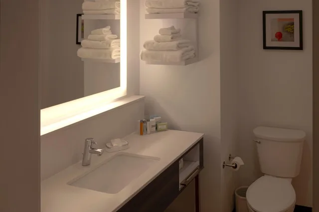 غرفة قياسية بسرير كينج، Snoqualmie Inn by Hotel America 2/3