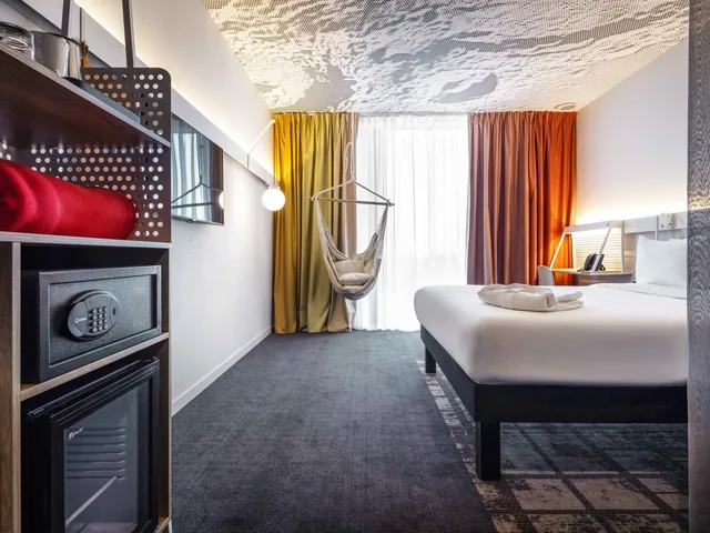 غرفة بريميوم بسرير كوين، ibis Almaty Jetisu 4/7