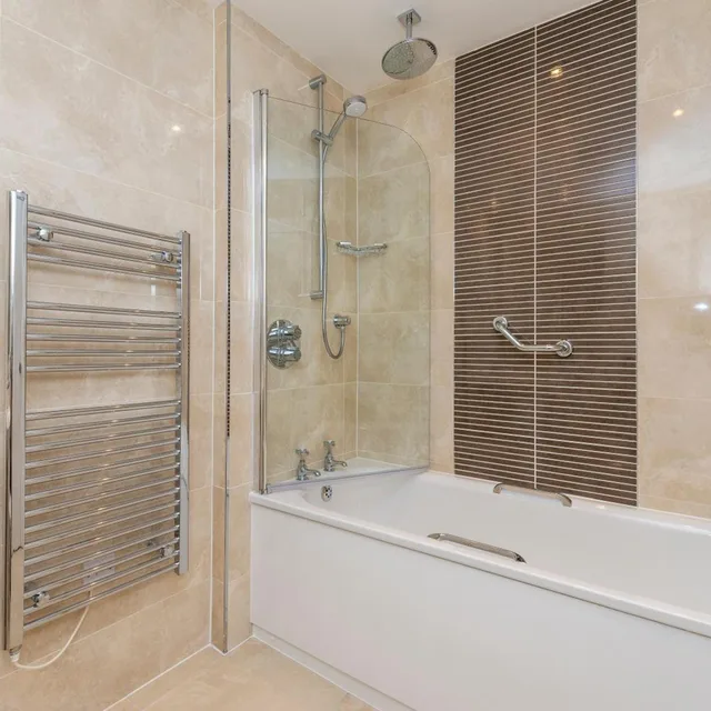 Feature, Double Bed, Macdonald Inchyra Hotel Spa 3/3