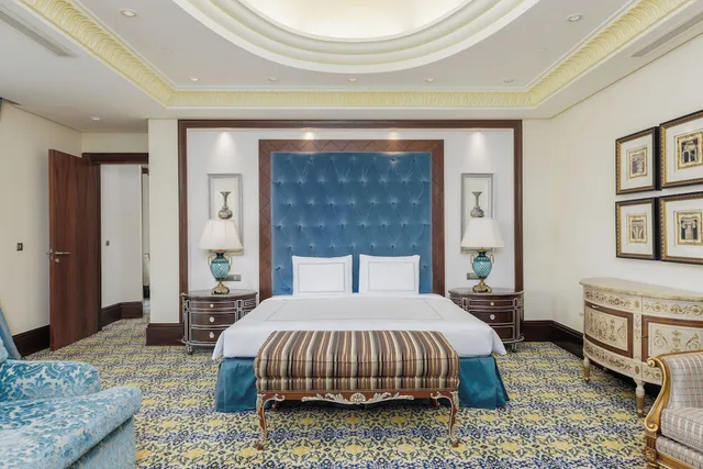 جناح ملكي بسريرين مزدوجين بإطلالة على الكعبة، فندق مكة سويس أوتيل(Swissotel Makkah) 1/3