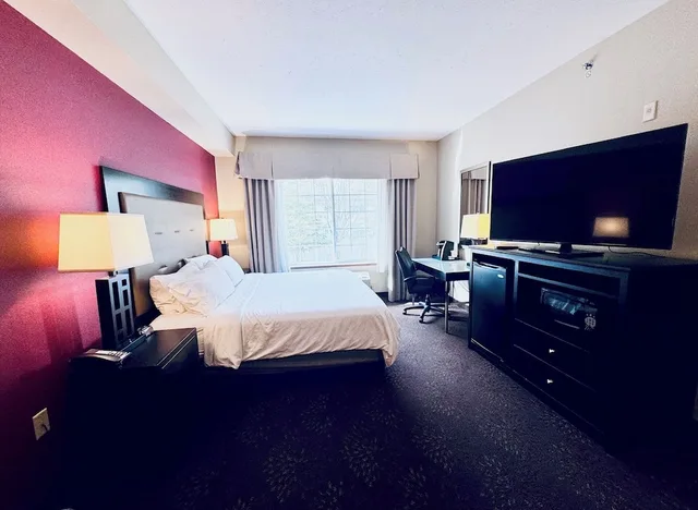 غرفة بسرير كينج، Wyndham Garden Anchorage Airport 2/7