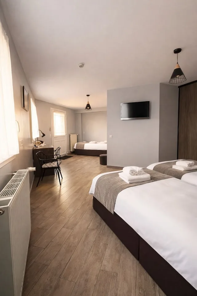غرفة قياسية ثلاثية بثلاثة أسرّة، Hotel Les 13 Assiettes 5/10
