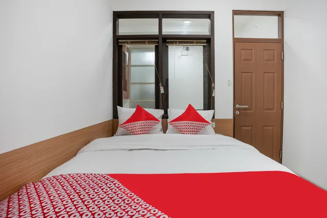 غرفة قياسية بسرير كينج، Hotel O Hegarbudhi Residence 1/4