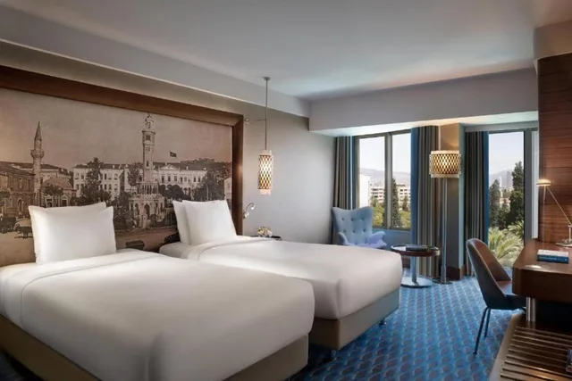 غرفة ديلوكس بسريرين منفصلين، Renaissance Izmir Hotel 2/4