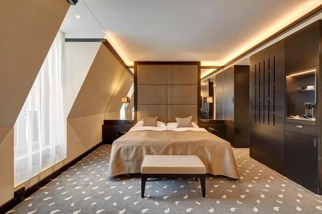 جناح جونيور ديلوكس بسرير كوين، Hotel Monopol Luzern 1/10