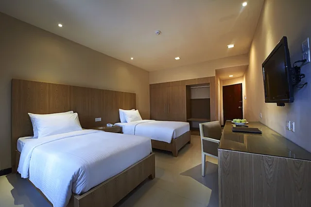غرفة قياسية بسريرين منفصلين بإطلالة على البحر، Berjaya Hotel Colombo 3/4