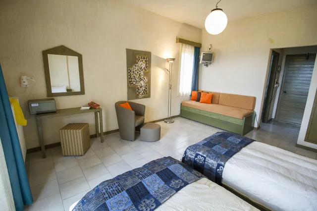 Classic, Studio, Double Bed, Sofa, Lycasti Maisonettes 2/3