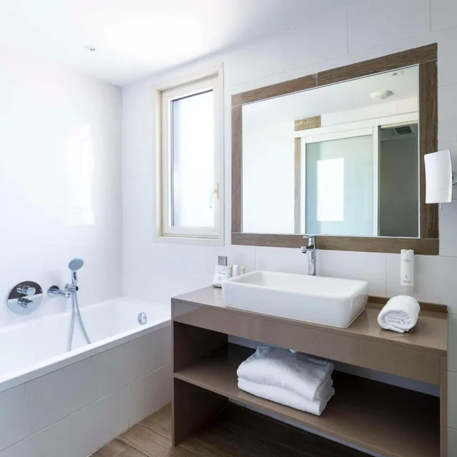 غرفة سوبيريور بإطلالة على البحر بشرفة، Best Western Premier Santa Maria 6/10