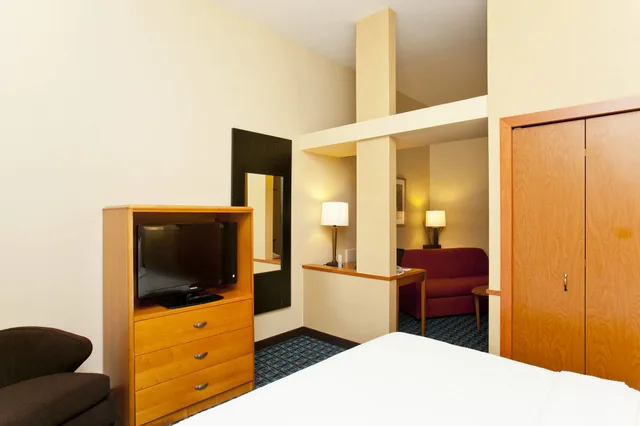استوديو بسرير كينج مع أريكة، Fairfield Inn Suites Winchester 2/5