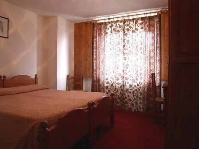 غرفة كلاسيكية بسرير مزدوج، Piccolo Chalet(Sat arr/dep only) 2/4