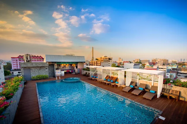 غرفة بسرير مزدوج أو سريرين منفصلين، Nouvo City Hotel 1/2