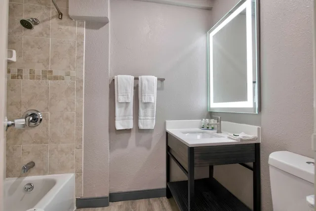 غرفة قياسية بسرير كينج، Motel6 Atlanta, GA - Downtown 6/8