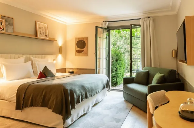 غرفة ديلوكس بسرير كينج وسرير فردي بشرفة، Hostellerie La Briqueterie 1/5