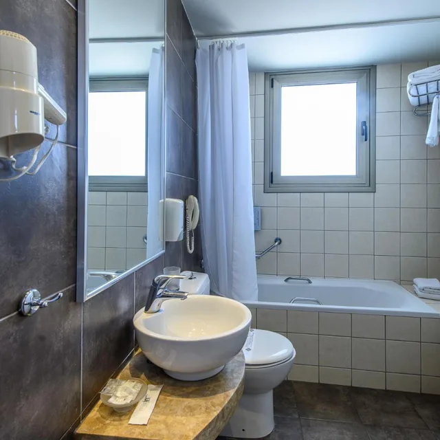 غرفة تنفيذية بسرير مزدوج بإطلالة على البحر، Marin Hotel 6/9