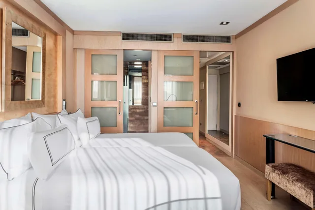 غرفة قياسية بسريرين منفصلين، Melia Madrid Princesa Hotel 1/10