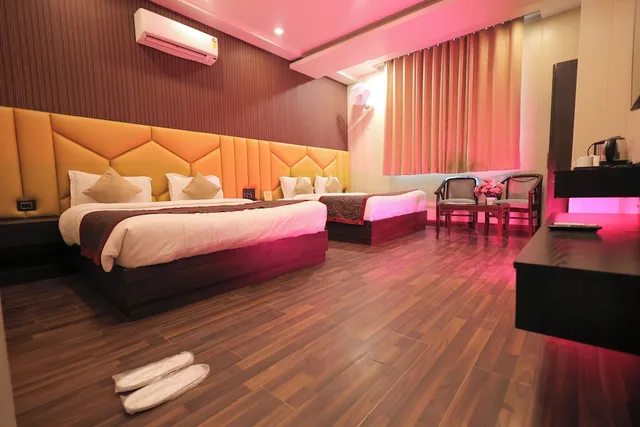 غرفة عائلية رباعية بسريرين كينج، Hotel Krishnam 7/10