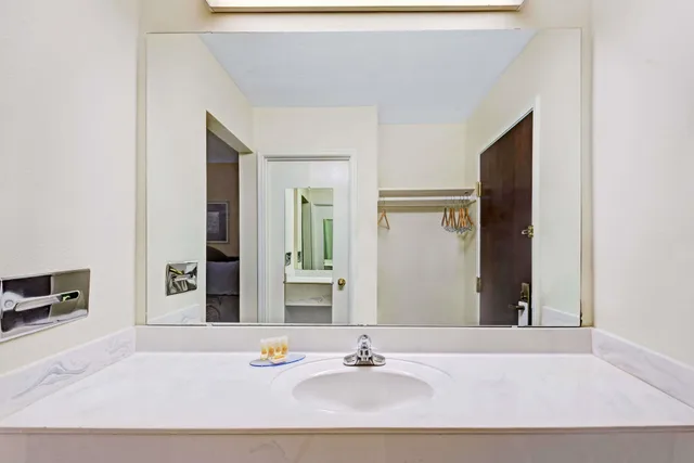 غرفة بسريرين كوين، Days Inn & Suites by Wyndham Siler City 4/4