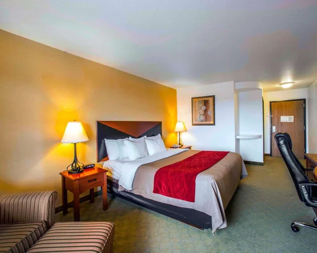 غرفة بسرير كينج، Comfort Inn & Suites Greenville I-70 4/6