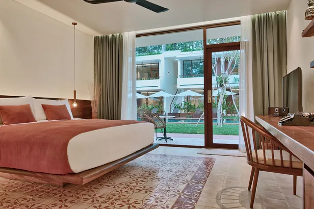 Heritage Courtyard Room, FCC Angkor by Avani 1/7