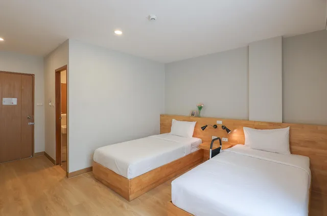 غرفة قياسية بسريرين منفصلين، Easy Hotel 1/2