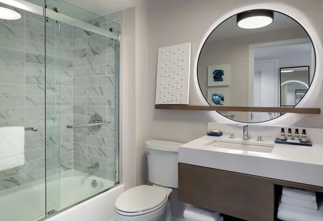 Room, King Bed, Airport View, High Floor، Hyatt Regency Boston Harbor 4/5