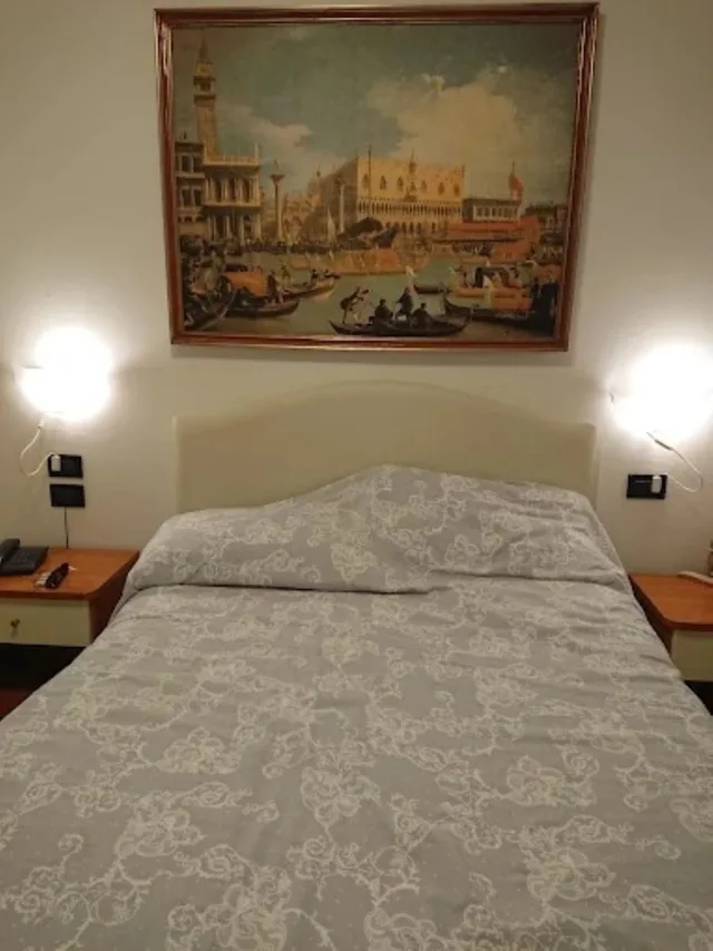 غرفة بسرير مزدوج أو سريرين منفصلين، HOTEL AGLI ARTISTI 2/2