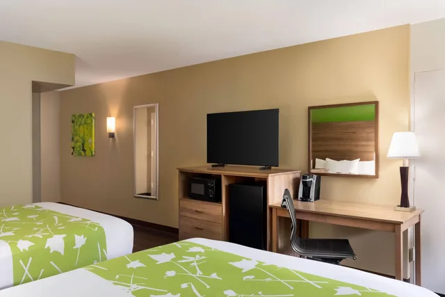 غرفة رباعية بسريرين كوين لذوي الإعاقة، Wyndham Garden Washington DC Area 2/2