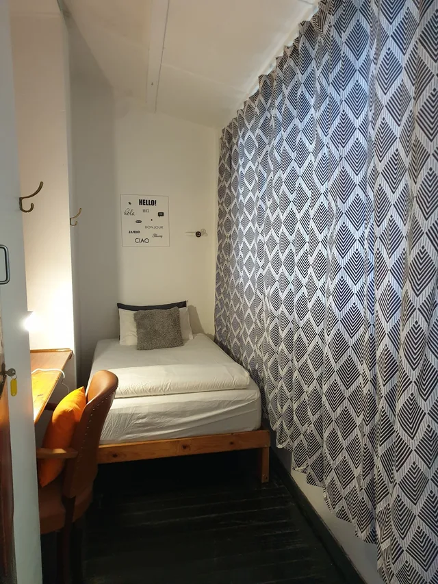 غرفة قياسية مفردة بسرير فردي، Zebra Crossing Backpackers 1/2