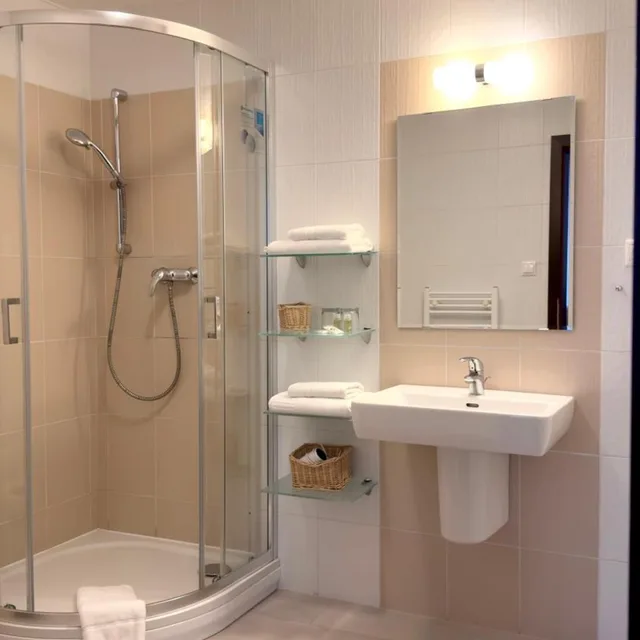 غرفة بزنس بسريرين منفصلين، Aston Business Hotel 4/6