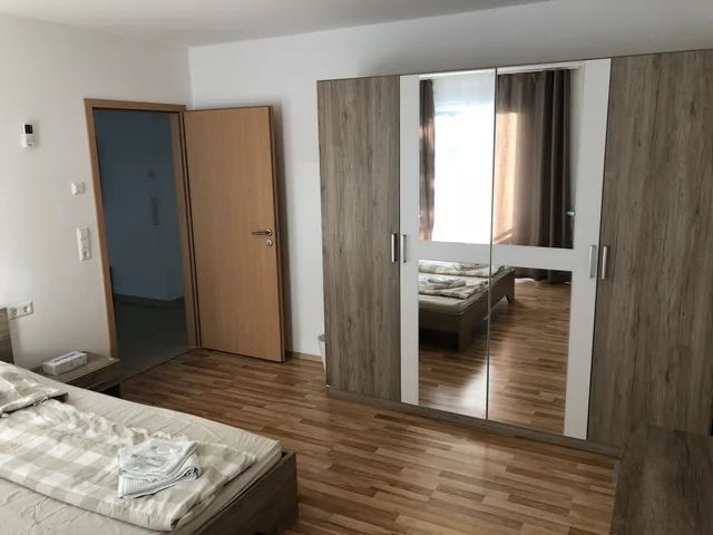 3 Bedrooms, Apartment, 2 Double and Twin Beds, 2 Sofa، Sahara Falcon 3/7