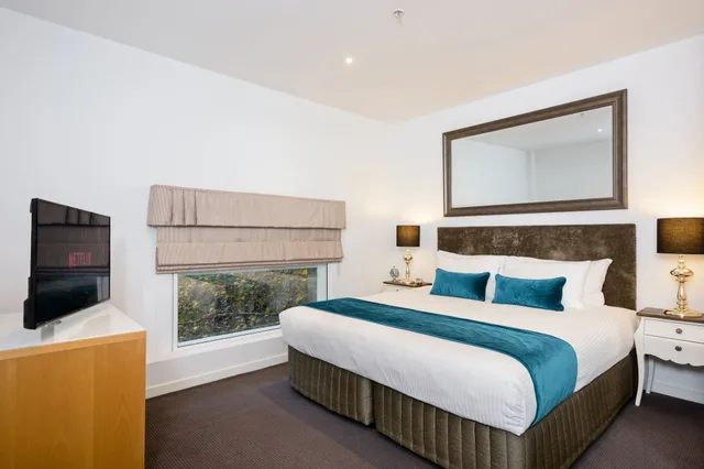 2 Bedrooms, Heritage, Apartment, 2 King Beds، Treasury on Collins 1/5